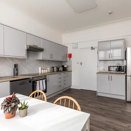 Guest house Dove Court Travel 6 - Floor Double Bedroom